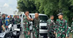 Prajurit TNI menggagalkan pelarian dua terduga begal dan penabrak lari di ruas Tol Kebon Jeruk KM 5, Jakarta Barat, Selasa, 7 Oktober 2025. (Sumber: Dok. Dispenad)