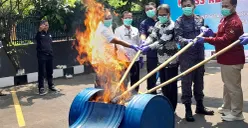 Kepala BNN Banten Brigjen Polisi Rohmad Nursahid memimpin pemusnahan 2 kg ganja. (Sumber: Dok. BNN Banten)