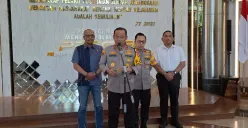 Kapolda Metro Jaya, Inspektur Jenderal Polisi Asep Edi Suheri, saat memberikan keterangan di Polda Metro Jaya, Jakarta Selatan, Kamis, 9 Oktober 2025. (Sumber: Poskota/Ali Mansur)