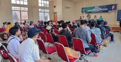 Kegiatan pelatihan dan sertifikasi tukang di Kecamatan Bekasi Utara, Kota Bekasi, Selasa, 14 Oktober 2025. (Sumber: Poskota/Nurpini Aulia Rapika)