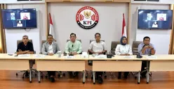 KPI menjatuhkan sanksi penghentian sementara terhadap program Xpose Uncensored yang tayang di Trans7. (Sumber: Dok. KPI)