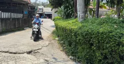 Lokasi penemuan mayat remaja di Kampung Babakan Tarikolot, Kelurahan Nanggewer, Kecamatan Cibinong, Kabupaten Bogor, Rabu, 15 Oktober 2025. (Sumber: Poskota/Giffar Rivana)