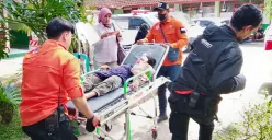Salah seorang siswa SMPN 1 Cisarua, Kabupaten Bandung Barat, mengalami keracunan seusai menyantap MBG. (Sumber: Poskota/Gatot Poedji Utomo)