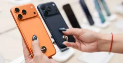 Potret iPhone 17 Series yang baru rilis pada Jumat, 17 Oktober 2025 di Indonesia. (Sumber: Poskota/Bilal Nugraha Ginanjar)