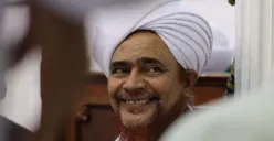 Habib Umar bin Hafidz saat menghadiri kajian Heart to Heart di Indonesia, membawa pesan cinta dan keteladanan Nabi Muhammad SAW bagi umat Islam. (Sumber: Instagram/@habibomarcom)