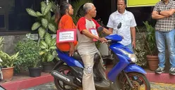 Rekonstruksi kasus istri memotong alat vital suami sendiri di Polsek Kebon Jeruk, Jakarta Barat, Selasa, 21 Oktober 2025. (Sumber: Istimewa)
