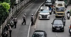 Cari tahu jadwal, lokasi, dan aturan terbaru Operasi Zebra 2025. Polisi gunakan sistem hunting keliling Jakarta. Simak jenis pelanggaran dan sanksi denda lengkap untuk hindari tilang. (Sumber: Poskota/Bilal Nugraha Ginanjar)