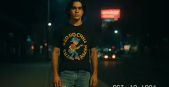 Contoh prompt Gemini AI untuk edit foto ala 90-an (Sumber: AI)