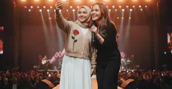 Ilustrasi - Foto bareng idola favorit pakai prompt Gemini AI. (Sumber: Gemini AI)
