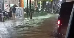 Genangan yang terjadi di Jalan Panjang, Kebon Jeruk, Jakarta Barat, Rabu, 22 Oktober 2025 malam. (Sumber: Istimewa)