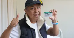 Banu Djatmoko, 56 tahun, warga Jakarta Pusat, menerima manfaat BPJS Kesehatan. (Sumber: Dok. BPJS)