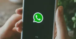 Tampilan fitur keamanan WhatsApp terbaru di 2025, mulai dari Verifikasi Dua Langkah hingga Chat Lock yang melindungi percakapan pribadi pengguna. (Sumber: Pinterest)