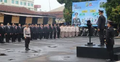 Wakapolres Metro Depok, AKBP Akmal memimpin upacara Hari Sumpah Pemuda di Lapangan Apel Mapolrestro Depok, Pancoran Mas, Selasa, 28 Oktober 2025. (Sumber: Dok. Humas Polres Metro Depok)