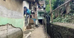 Kondisi permukiman warga bantaran Kali Ciliwung di Kelurahan Cawang, Kecamatan Kramat Jati, Jakarta Timur, yang selama ini kerap dilanda banjir. (Sumber: POSKOTA | Foto: Dhiya Ahmad/M2)