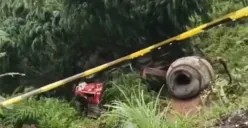 Truk molen terguling ke jurang di Desa Purasari, Kecamatan Leuwiliang, Kabupaten Bogor. (Sumber: Istimewa)