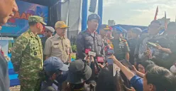 Kepala BNN RI Komjen Pol Suyudi Ario Seto bersama Kapolda Metro Jaya Irjen Pol Asep Edi Suheri bersama Sekda Prov DKI Jakarta usai melaksanakan Apel Kebangsaan di Silang Monas, Jakarta. (Sumber: Poskota/Angga Pahlevi)