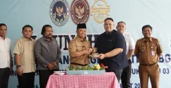 Wali Kota Depok Supian Suri meresmikan SPPG Sukamaju 03 bertepatan dengan momentum Hari Sumpah Pemuda, didampingi Anggota DPR RI Ir. Nuroji, sebagai ajang mendorong kreativitas dan peran aktif anak muda. (Sumber: Poskota/Angga Pahlevi)