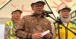 Gubernur Jakarta, Pramono Anung menyampaikan pernyataan kepada awak media di Penjaringan, Jakarta Utara, Kamis, 30 Oktober 2025. (Sumber: Poskota/M. Tegar Jihad)