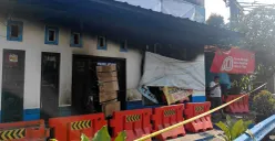 Kondisi Pos Polisi Lalu Lintas Jatiasih, Kota Bekasi, porak-poranda usai dibakar orang tak dikenal pada Senin dini hari, 1 September 2025. (Sumber: Istimewa)