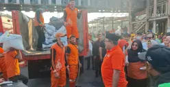 Wakil Gubernur Jakarta Rano Karno saat melakukan gotong royong di kawasan Senen, Jakarta Pusat, Senin 1 September 2025. (Sumber: Poskota/M. Tegar Jihad)