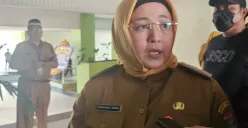 Wakil Bupati Tangerang Intan Nurul Hikmah menjelaskan soal kebijakan KBM daring pasca aksi unjuk rasa di Jakarta dan beberapa wilayah. (Sumber: Poskota/Veronica Prasetio)