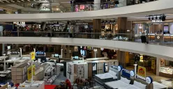 Suasana di Mall Ciputra, Jakarta Barat, tampak sepi pengunjung, Selasa, 2 September 2025. (Sumber: Poskota/Pandi Ramedhan)