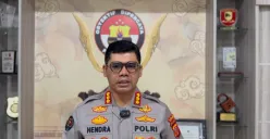Kabid Humas Polda Jabar Kombes Hendra Rochmawan, menjelaskan terkait bentrokan aparat di area kampus Unisba. (Sumber: Polda Jabar)