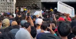 erusuhan massa di rumah Ahmad Sahroni, Tanjung Priok, Sabtu 30 Agustus 2025. (Sumber: Instagram)