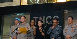 Karopenmas Divisi Humas Polri, Brigjen Trunoyudo Wisnu Andiko, saat membacakan hasil sidang etik terhadap Kompol Cosmas K Gae, di depan Gedung TNCC, Jakarta Selatan, Rabu, 3 September 2025. (Sumber: POSKOTA | Foto: Ali Mansur)