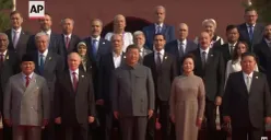Prabowo disambut Xi Jinping saat hadiri Parade Militer China (Sumber: Youtube AP)