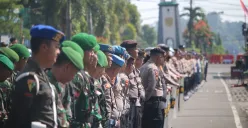 Ratusan personel TNI dan Polri di Pandeglang, saat melakukan apel persiapan patroli skala besar. (Sumber: Dok Humas Polres Pandeglang)