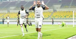 Potret pemain Persija Jakarta, Maxwell Souza saat melakukan selebrasi gol ke gawang Dewa United. (Sumber: Persija)