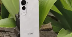 Spesifikasi dan Harga iQOO Z10 Lite, Dibanderol 2 Jutaan Saja (Sumber: YouTube/Pricebook)