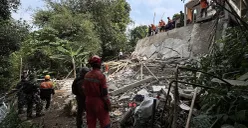 Kondisi tempat majelis taklim di Kampung Ciapus, Desa Sukamakmur, Kecamatan Ciomas, Kabupaten Bogor, yang roboh pada Minggu pagi, 7 September 2025. (Sumber: POSKOTA | Foto: Giffar Rivana)