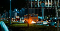 Rekomendasi 5 Jajanan Viral di DKI Jakarta (Sumber: Unsplash/Syahril Fadillah)