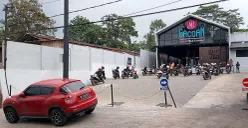 Suasana di restoran Mie Gacoan, Kelurahan Kadumerak, Kecamatan Karangtanjung, Pandeglang. (Sumber: POSKOTA | Foto: Samsul Fatoni)