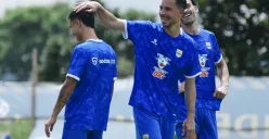 Persiapan tim Persib Bandung jelang hadapi Persebaya di pekan kelima Super League 2025/2026. (Sumber: Instagram/@persib)