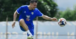 Thom Haye sudah mulai ikut berlatih bersama tim Persib Bandung, Rabu 10 September 2025. (Sumber: Instagram/@persib)