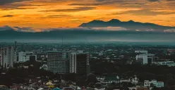 5 Rekomendasi Tempat Staycation Murah Meriah di Bandung (Sumber: Unsplash/Luqman Nurhakim)