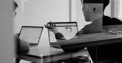 Ilustrasi-5 Tanda Loker Bodong atau Palsu, Tetap Waspada! (Sumber: Unsplash/charlesdeluvio)