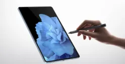 Tablet ringan dan tipis semakin populer sebagai perangkat serbaguna untuk traveling dan produktivitas. (Sumber: Pinterest)