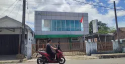 Kantor BUMD LKM Pandeglang Berkah nampak sepi dari aktivitas pegawai. (Sumber: Poskota/Samsul Fatoni)