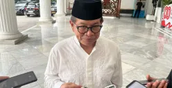 Gubernur Jakarta, Pramono Anung menyampaikan pernyataan kepada awak media di Balai Kota Jakarta, Jakarta Pusat, Jumat, 12 September 2025. (Sumber: Poskota/Muhammad Tegar Jihad)