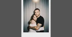 Foto Polaroid bareng idol lewat teknologi kecerdasan buatan Gemini 2.5 Flash yang tengah viral. (Sumber: X/@SalmaMeendo)