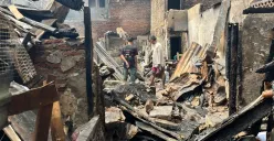 Sisa bangunan yang terbakar di Jalan Pasar Senen Dalam, Senen, Jakarta Pusat, Senin, 15 September 2025. (Sumber: Poskota/Pandi Ramedhan)