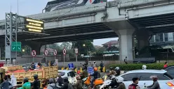 Situasi di jalan TB Simatupang dekat pintu tol Fatmawati 2, Jakarta Selatan, Selasa, 16 September 2025. (Sumber: POSKOTA | Foto: M Tegar Jihad)