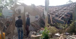 Rumah milik warga Desa Cinangka, Ciampea, Kabupaten Bogor, ambruk, Senin, 15 September 2025. (Sumber: Dok. Istimewa)