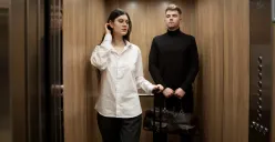 Ilustrasi. Tren edit foto pasangan di dalam lift dengan menggunakan Gemini AI (Sumber: Freepik)