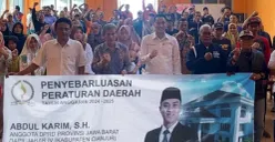 Anggota DPRD Jabar, Abdul Karim, saat menggelar sosialisasi Perda Nomor 5 Tahun 2020 tentang Penyelenggaraan Perkebunan di aula Desa Nagrak, Kabupaten Cianjur. (Sumber: Istimewa)