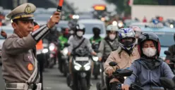Pengendara mobil dan motor terjebak kemacetan di kawasan Jalan TB Simatupang, Jakarta, Selasa, 16 September 2025. (Sumber: Poskota/Bilal Nugraha Ginanjar)